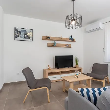 Awesome In With Kitchen Apartment *