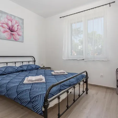 Awesome In With Kitchen Apartment *