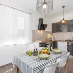 Awesome In With Wifi Apartament Vrbnik (Primorje-Gorski Kotar)