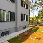 Apartament Awesome In With Wifi